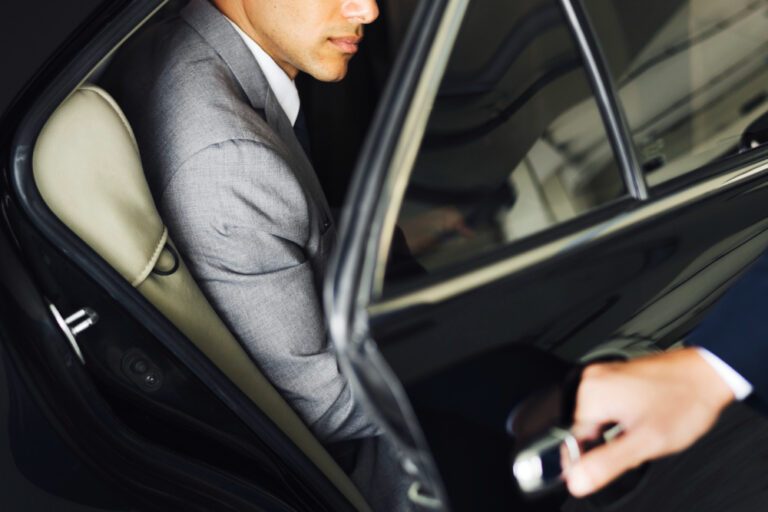 economy airport transfer Innsbruck — affordable clean vehicle Alpen Heir KG INN